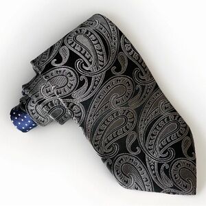 Tommy Hilfiger Vintage Jacquard Men’s Black & White Paisley 100% Silk‎ Tie USA